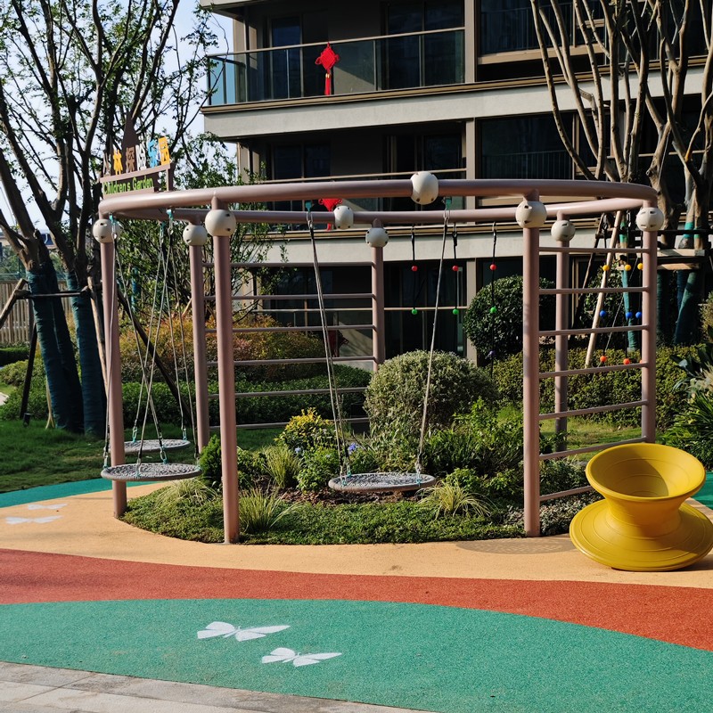 小区环形秋千.jpg